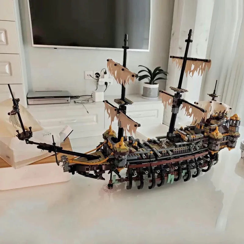Building Blocks Movie Creator MOC Silent Mary Pirate Ship Bricks Toy Construction Set Toys - 11