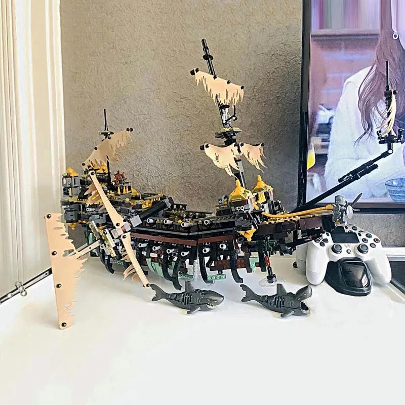 Building Blocks Creative Movie MOC Silent Mary Pirate Ship Bricks Toys 16042 Construction Set Toys - 12