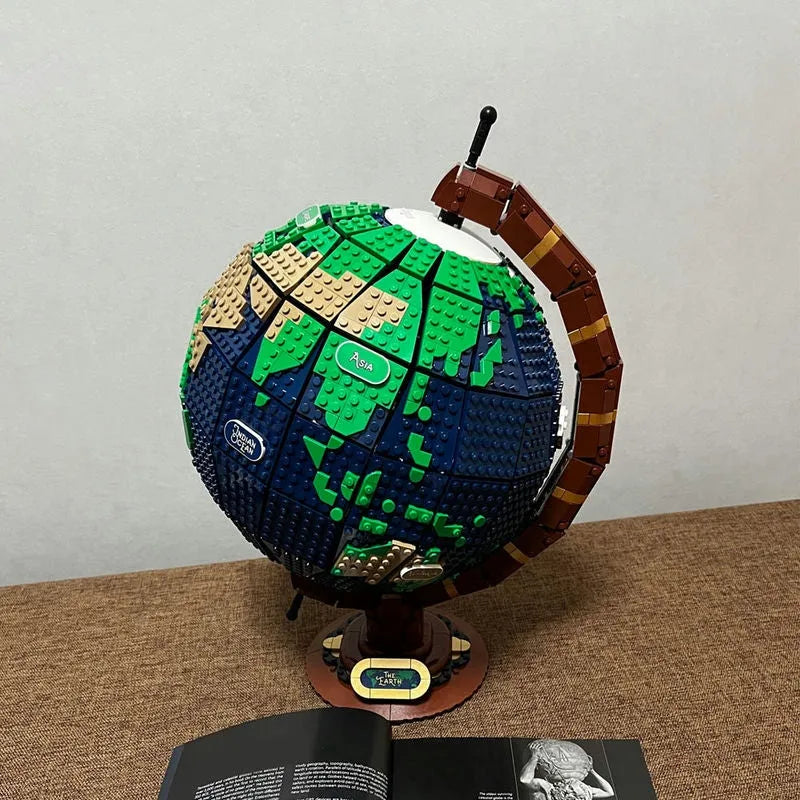 MOC Creator Experts 95335 The Earth Globe World Map Bricks Toy