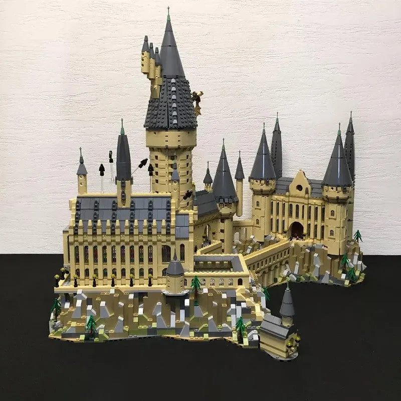 Building Blocks MOC Expert Movie Harry Potter UCS Hogwarts Castle Bricks Toys Construction Set Toys - 1