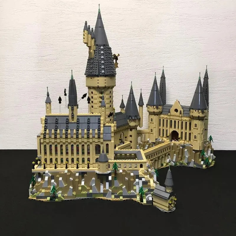 Building Blocks MOC Expert Movie Harry Potter UCS Hogwarts Castle Bricks Toys - 1