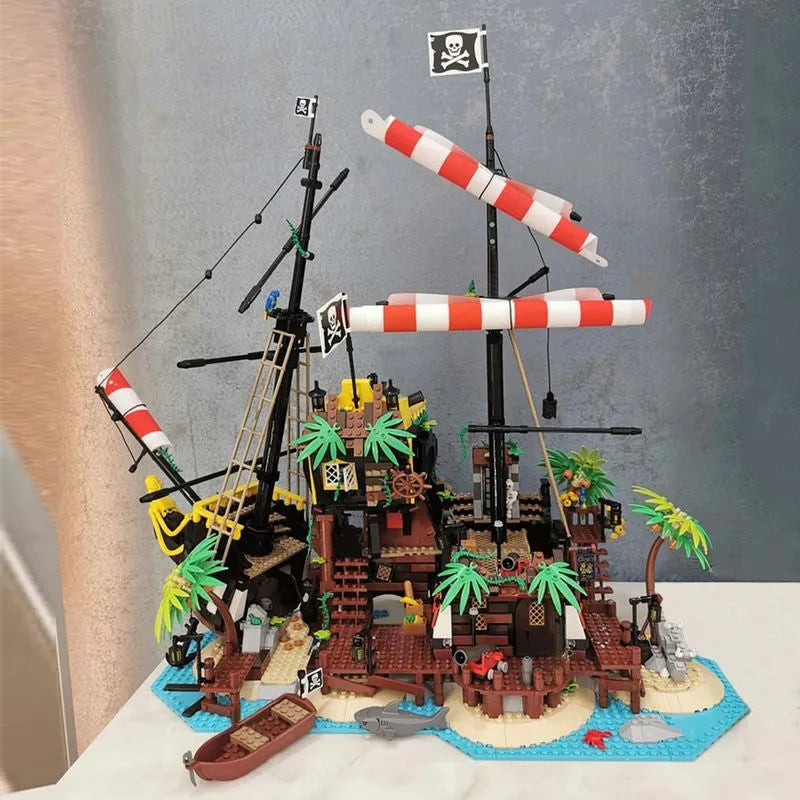 MOC-112573 Prate sland Model wth a Boat, Cannon and Palm Trees 1157 MOC-112573 Prate sland Model wth a Boat, Cannon and Palm Trees 1157