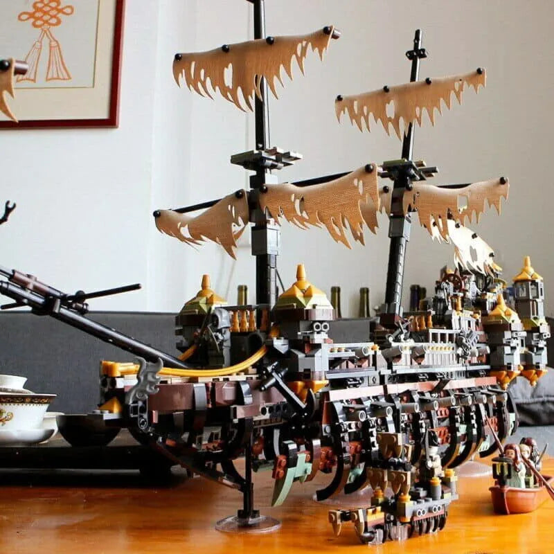Building Blocks Movie Creative MOC Silent Mary Pirates Ship Bricks Toys 16042 - 2