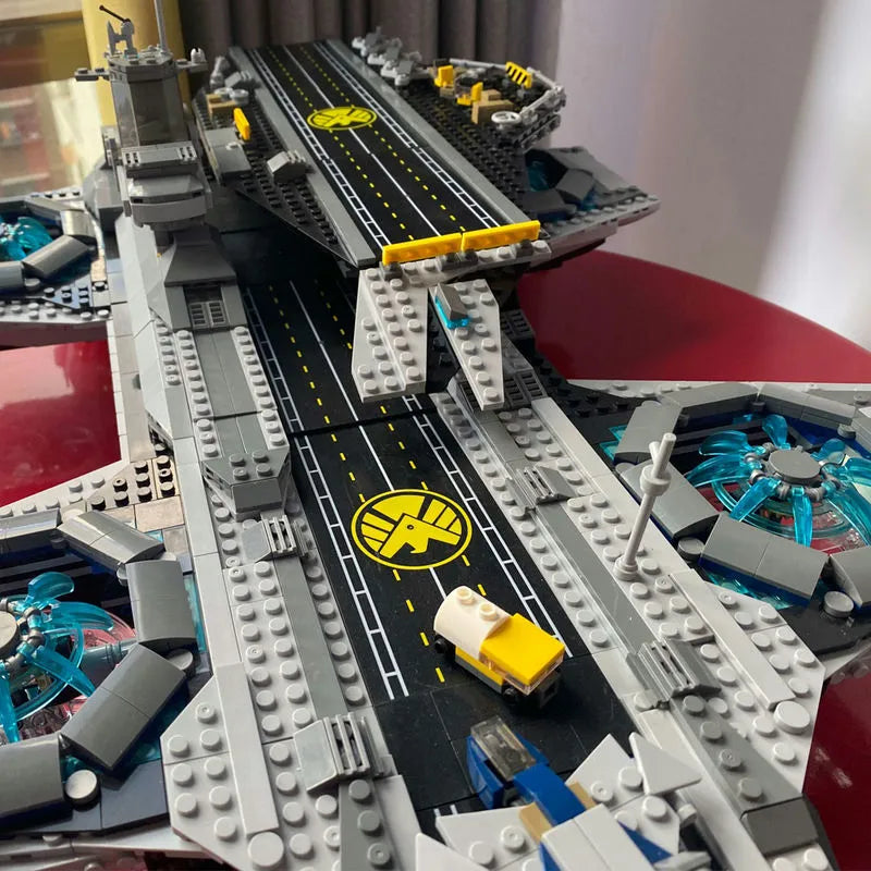 Lego marvel avengers shield cheap helicarrier