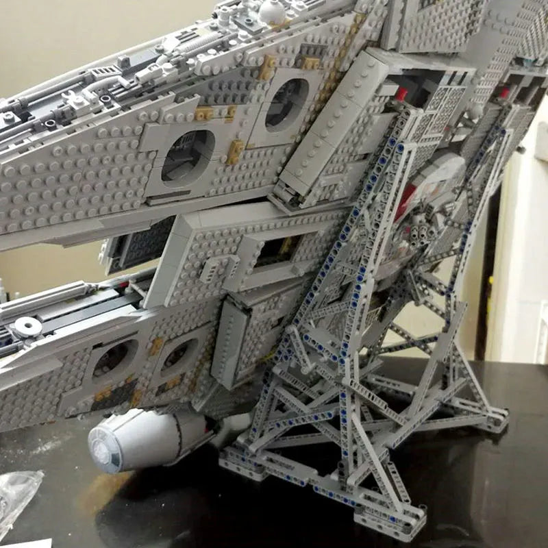 Ucs falcon top stand