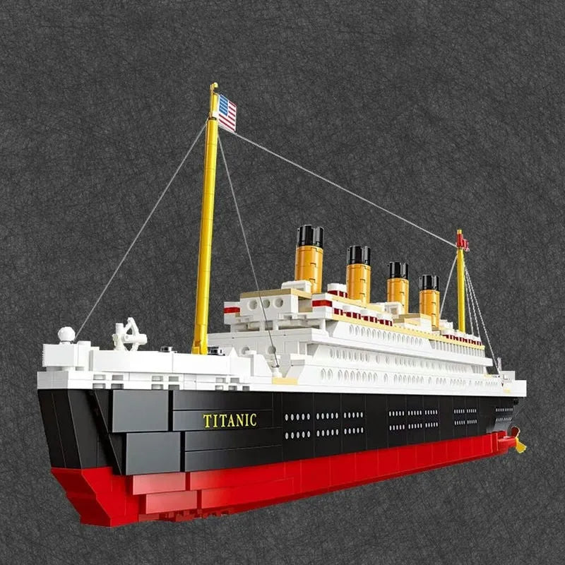 MOC RMS Titanic Cruiser Steam Ship Boat Bricks Toy