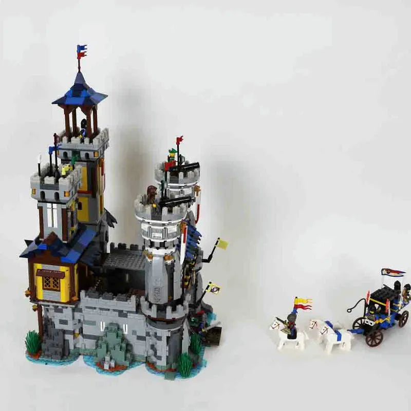 Building Blocks MOC Creator Expert The Golden Lion Castle Bricks Toy - 10